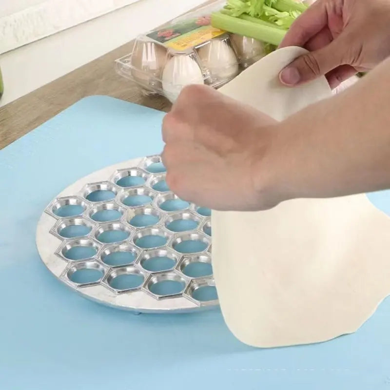 🔥 Holiday Celebration 70% OFF🔥37‑Hole Dumpling Making Mold, Multi‑Hole Ravioli Wrapper Maker